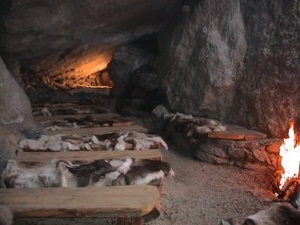 Vybavení jeskyně Lazaret (na okraji města Nice) po rekonstrukci
